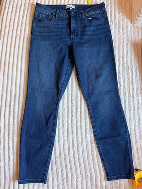 Straight Leg Women's Jeans in Dark Blue